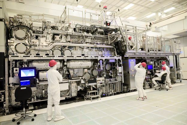 Hybrid chips scale up as connections shrink
