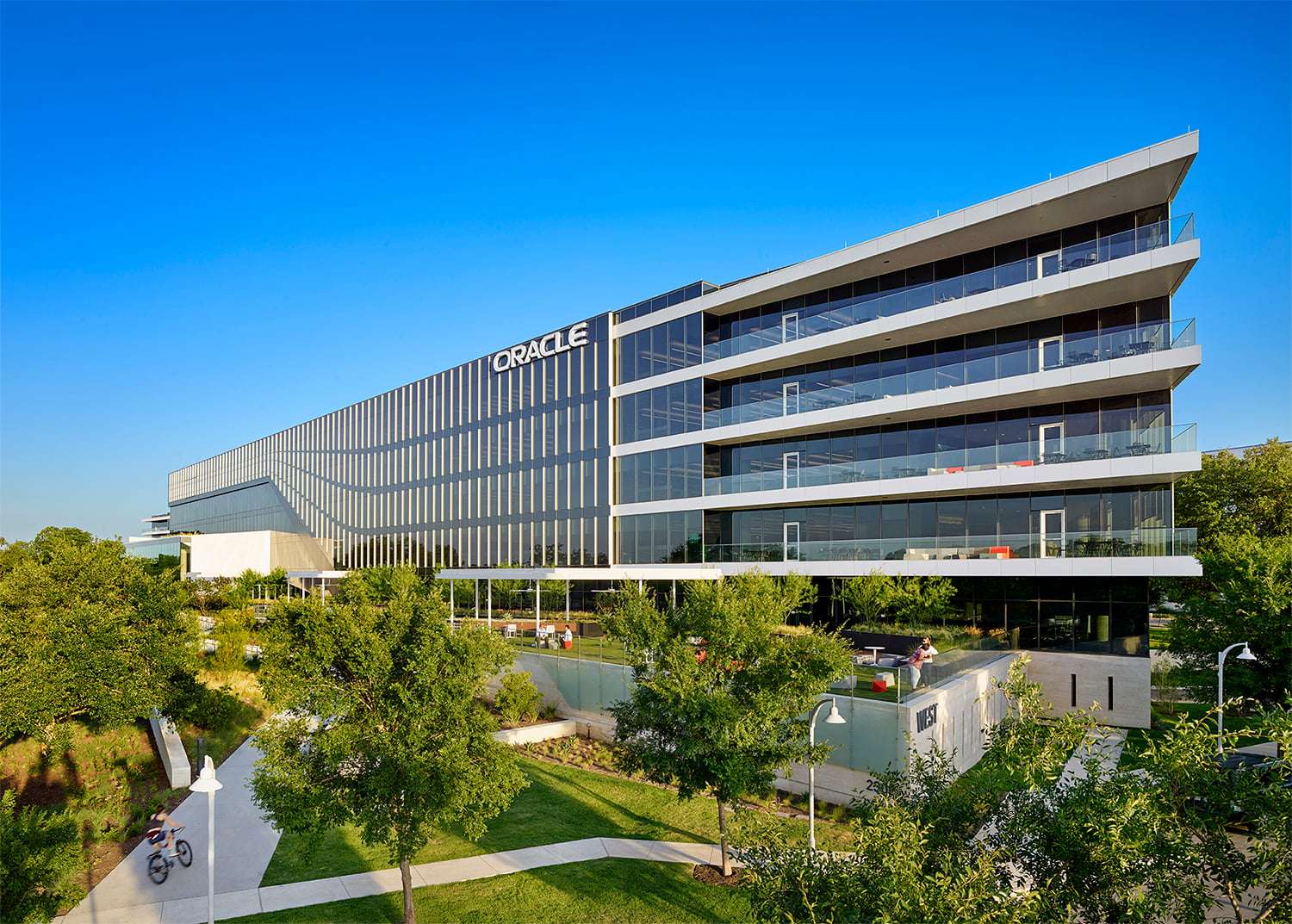 OCI grew four times faster than Oracle's SaaS business