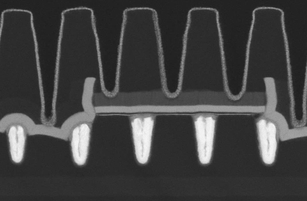 A complete processor reached 14,000 transistors